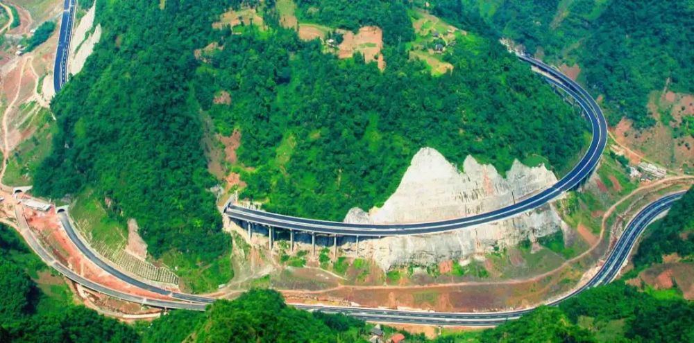 這條云南最美公路，適合自駕，現在還免費