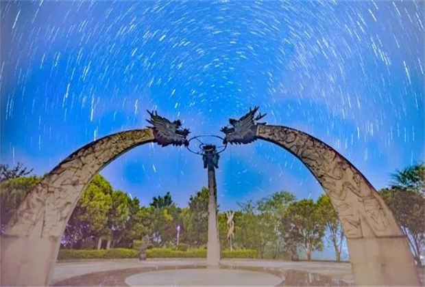 云南傳媒公司：星空入夢(mèng)，璀璨墨江！