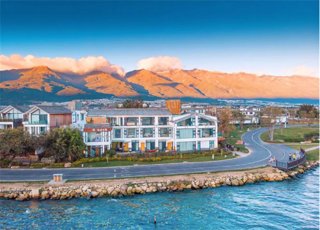 被評為大理州2021年度最佳旅游美宿”酒店,蒼山洱海間,帶你詩(shī)意棲居。