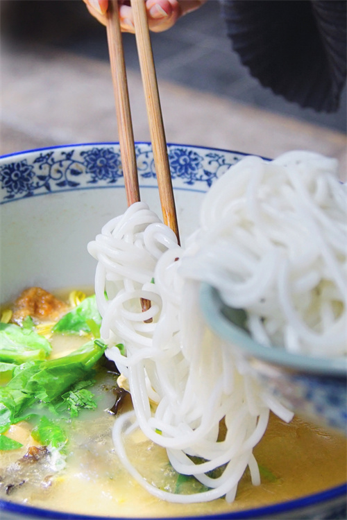 【聚焦旅交會(huì ) 相約游大理】喜洲古鎮：在蛙鳴蟲(chóng)叫的稻田間 讓生活慢下